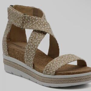 Adrienne Vittadini Capers Wedge Sandal Tan Ivory